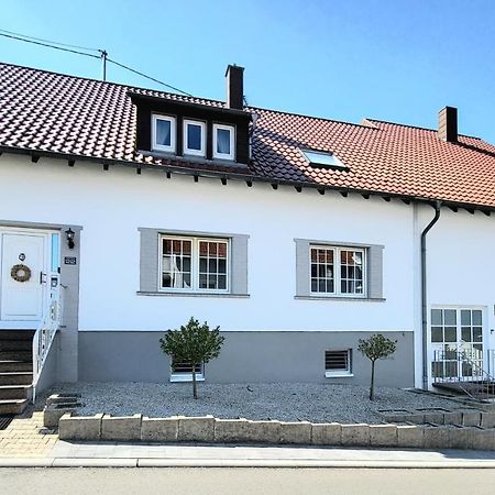 Schicke Komfortwohnung zum Wohlfühlen Merchweiler Exterior foto